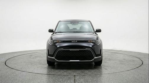 Fusion Black 2025 Kia Soul LX