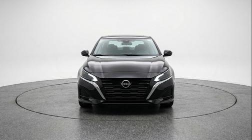 Super Black 2025 Nissan Altima SV FWD
