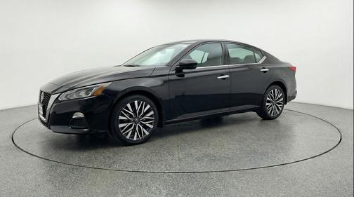 Super Black 2025 Nissan Altima SV FWD