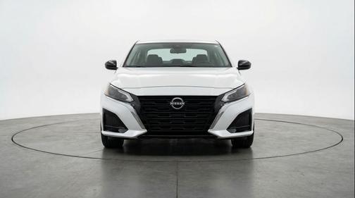 Glacier White 2025 Nissan Altima SV FWD