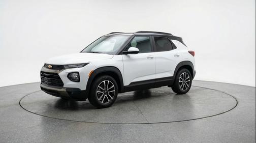 Summit White 2025 Chevrolet Trailblazer LT