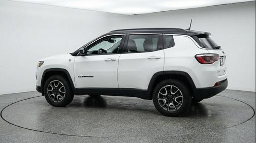 Bright White Clearcoat 2025 Jeep Compass Trailhawk