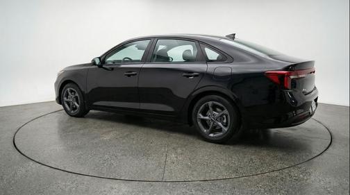 Aurora Black Pearl 2026 Kia K4 LXS