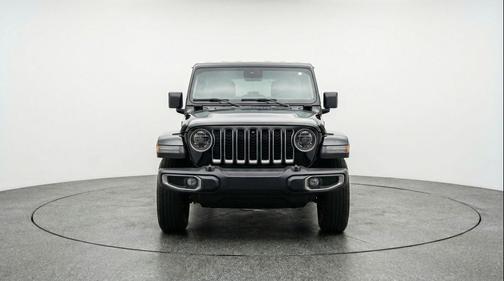 Black Clearcoat 2025 Jeep Wrangler 4-Door Sahara 4x4
