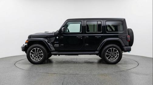 Black Clearcoat 2025 Jeep Wrangler 4-Door Sahara 4x4