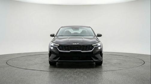 Aurora Black Pearl 2025 Kia K4 LXS