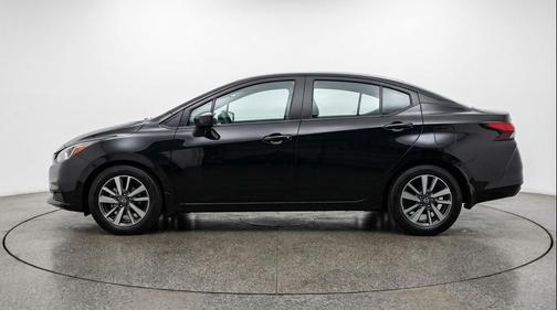 Super Black 2025 Nissan Versa 1.6 SV