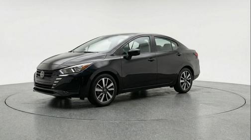 Super Black 2025 Nissan Versa 1.6 SV