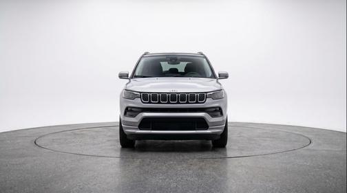 Silver Zynith Metallic Clearcoat 2025 Jeep Compass Limited