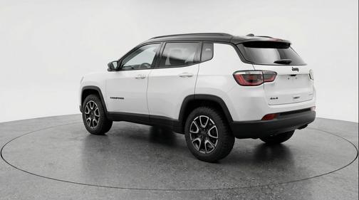 Bright White Clearcoat 2025 Jeep Compass Trailhawk