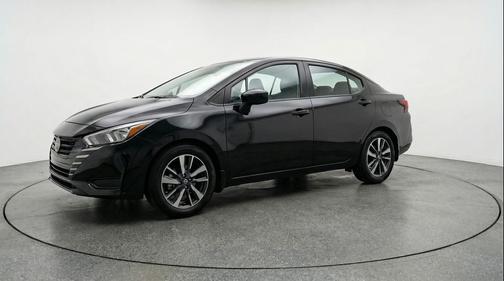 Super Black 2025 Nissan Versa 1.6 SV