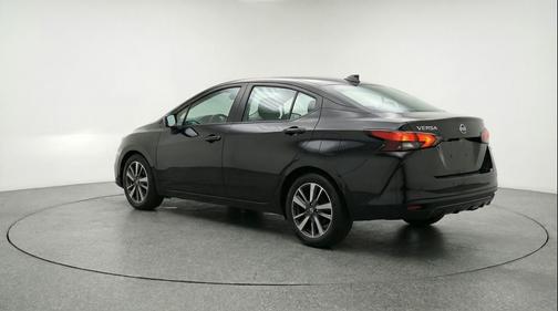 Super Black 2025 Nissan Versa 1.6 SV
