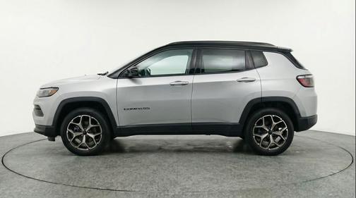 Silver Zynith Metallic Clearcoat 2025 Jeep Compass Limited