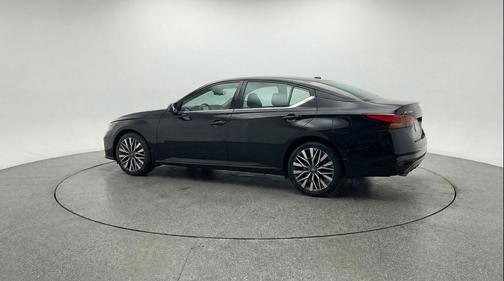 Super Black 2025 Nissan Altima SV FWD