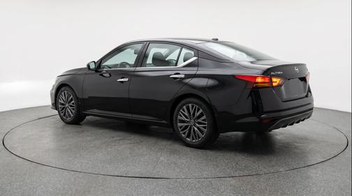 Super Black 2025 Nissan Altima SV FWD