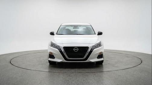 Glacier White 2025 Nissan Altima SV FWD