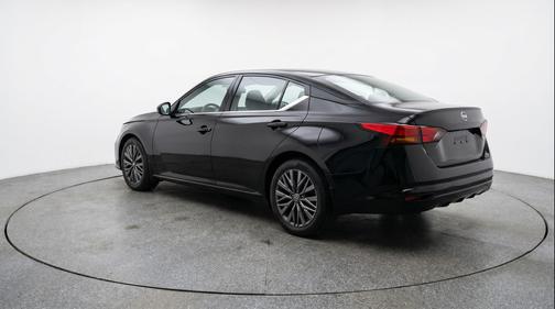 Super Black 2025 Nissan Altima SV FWD