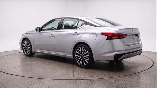 Brilliant Silver Metallic 2026 Nissan Altima SV FWD