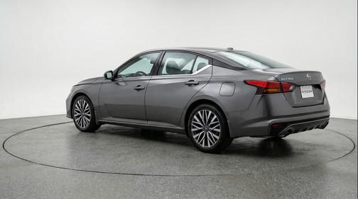 Gun Metallic 2025 Nissan Altima SV FWD