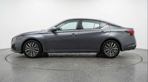 Gun Metallic 2025 Nissan Altima SV FWD