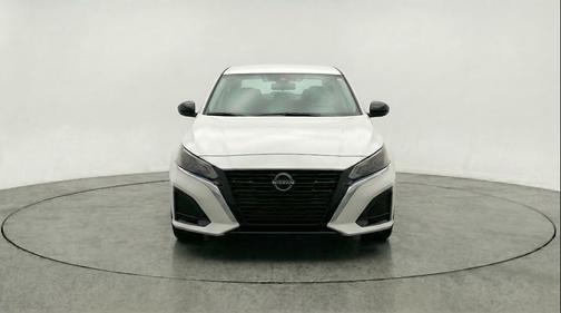 Glacier White 2025 Nissan Altima SV FWD