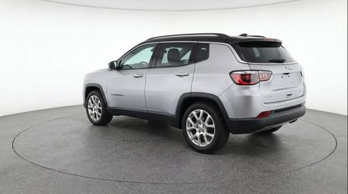 Silver Zynith Metallic Clearcoat 2025 Jeep Compass Limited