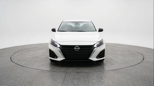 Glacier White 2025 Nissan Altima SV FWD