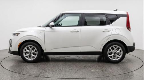 Snow White Pearl 2025 Kia Soul LX