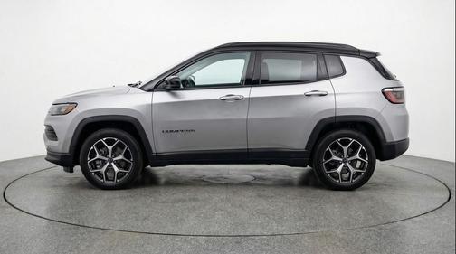 Silver Zynith Metallic Clearcoat 2025 Jeep Compass Limited