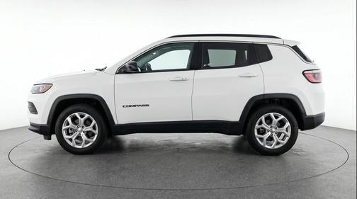 Bright White Clearcoat 2025 Jeep Compass Latitude