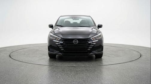 Super Black 2025 Nissan Versa 1.6 SV