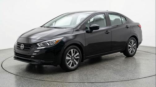 Super Black 2025 Nissan Versa 1.6 SV