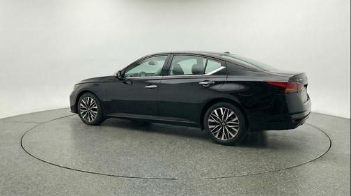Super Black 2025 Nissan Altima SV FWD