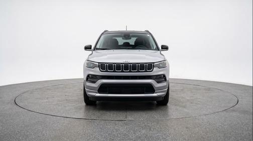 Silver Zynith Metallic Clearcoat 2025 Jeep Compass Limited