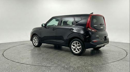 Fusion Black 2025 Kia Soul LX