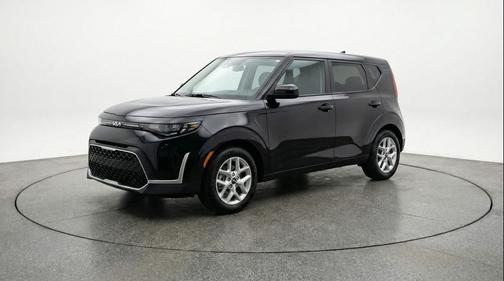 Fusion Black 2025 Kia Soul LX