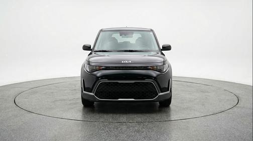 Fusion Black 2025 Kia Soul LX