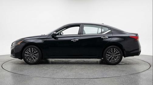 Super Black 2025 Nissan Altima SV FWD