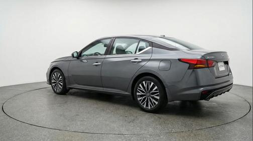 Gun Metallic 2025 Nissan Altima SV FWD