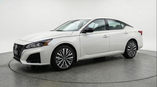 2025 Nissan Altima SV FWD