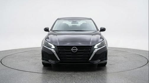 Super Black 2025 Nissan Altima SV FWD