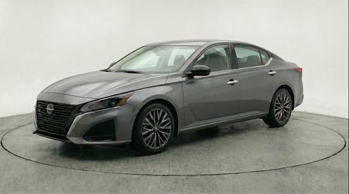 Gun Metallic 2025 Nissan Altima SV FWD