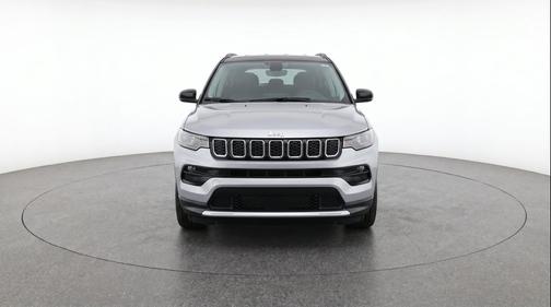 Silver Zynith Metallic Clearcoat 2025 Jeep Compass Limited