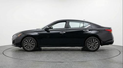 Super Black 2025 Nissan Altima SV FWD