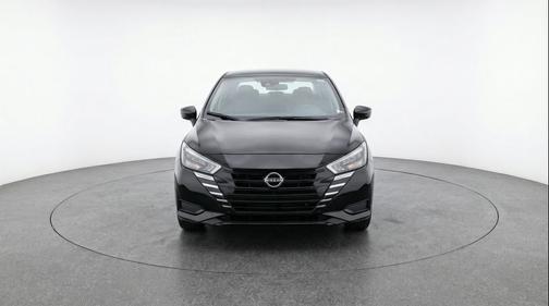 Super Black 2025 Nissan Versa 1.6 SV