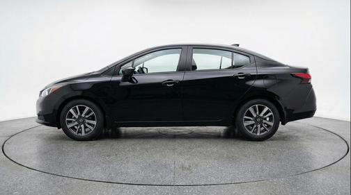 Super Black 2025 Nissan Versa 1.6 SV