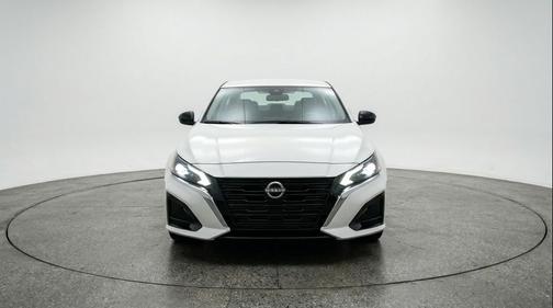 Glacier White 2025 Nissan Altima SV FWD