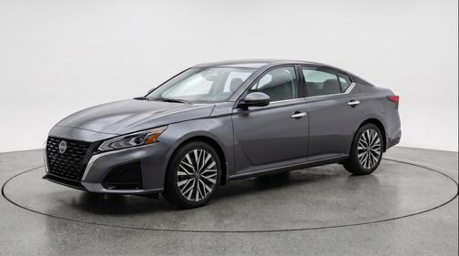 Gun Metallic 2025 Nissan Altima SV FWD
