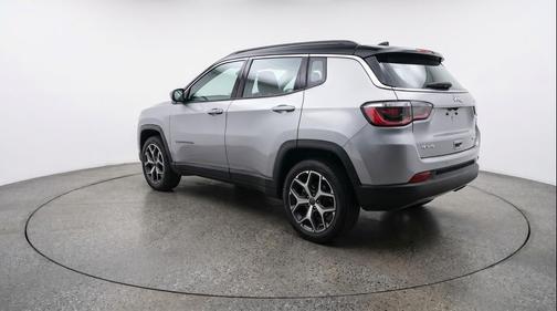 Silver Zynith Metallic Clearcoat 2025 Jeep Compass Limited