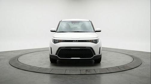 Snow White Pearl 2025 Kia Soul LX